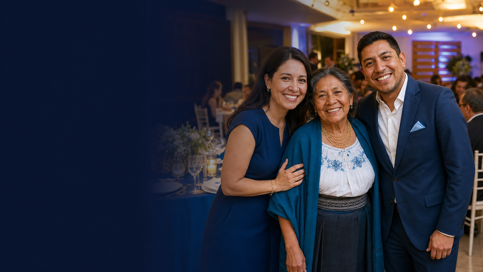 Beneficiaria de Visión con Esperanza acompañada por embajadores durante una cena benéfica