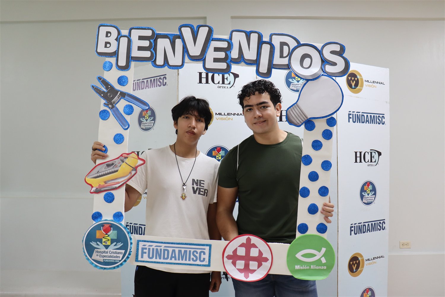 Jóvenes en actividad comunitaria FUNDAMISC